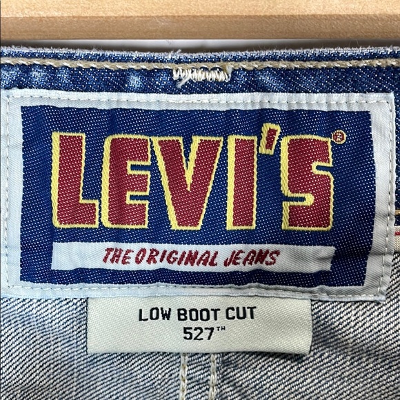 Vintage 2009 Levi's Men's Bootcut Jeans - Picture 3 of 11